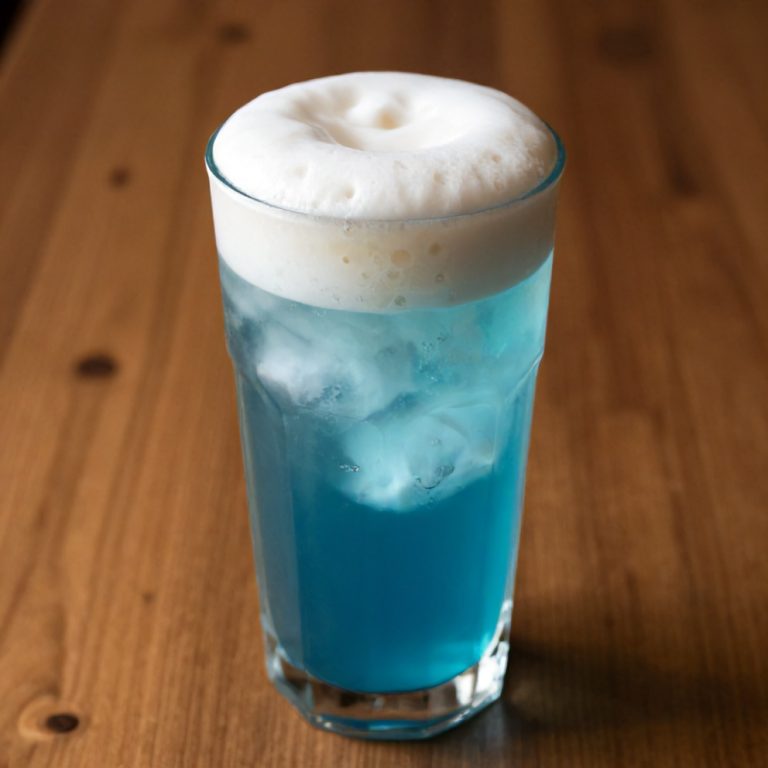 iced blue tea latte